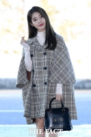 [TF포토] 아이유, '상큼한 공항 패션'