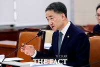 [TF포토] 답변하는 박능후 장관