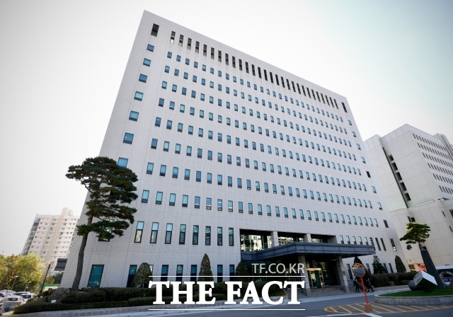 검찰이 19일 라임자산운용 본사 등에 대한 압수수색에 나섰다. 사진은 서울남부지방검찰청. /더팩트 DB