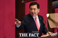 [TF포토] 법무부 장관 규탄하는 심재철