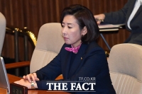 [TF사진관] 나경원, 다시 제기된 '자녀 특혜' 의혹에 고심