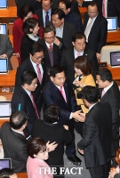 [TF포토] 연설 마친 심재철 원내대표