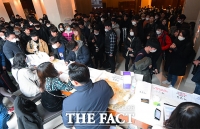 [TF포토] 영화 '기생충' 기자회견에 몰린 취재진들