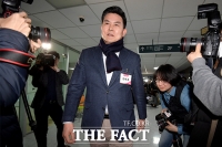 [TF포토] 후보자 면접 참석한 김태호 전 경남도지사