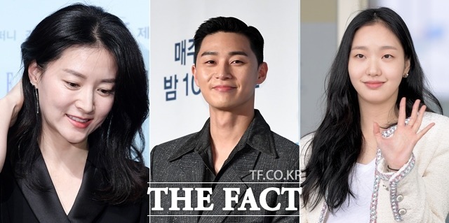 배우 이영애(왼쪽), 박서준(가운데), 김고은이 코로나19의 확산 사태를 막기 위해 따뜻한 마음을 나눴다. /더팩트DB