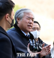 [TF포토] 취재진 질의에 답변하는 전광훈 목사