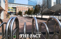 [TF포토] '굳게 닫힌 교문'