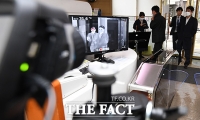 [TF포토] 정부서울청사 안내실에 설치된 열 감지카메라