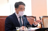 [TF포토] 질의 답변하는 박능후 장관