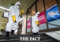 [TF포토] 광화문역 방역하는 관계자들