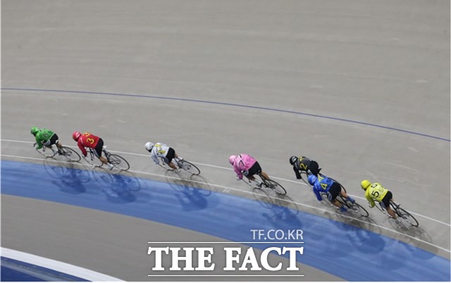 슈퍼루키 임채빈이 몰고 온 선행 전법이 25기 신인들에게 널리 퍼지면서 박진감 넘치는 경주가 펼쳐지고 있다./경륜경정총괄본부 제공