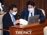 [TF포토] 이해찬 대표 찾은 이인영