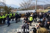 [TF사진관] 취재진 북적이는 가평 신천지 평화의 궁전