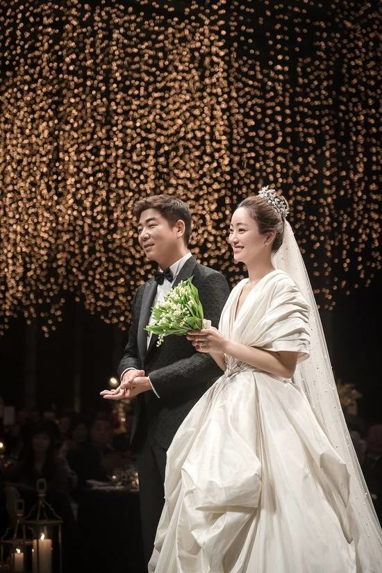 정명호 나팔꽃 F&B 대표와 배우 서효림은 지난해 12월 22일 결혼했다. /마지끄 제공