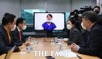 [TF포토] 발언하는 권은희 최고위원, '화상으로 참석한 안철수'