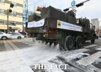 [TF포토] 방역 지원 나선 수도방위사령부