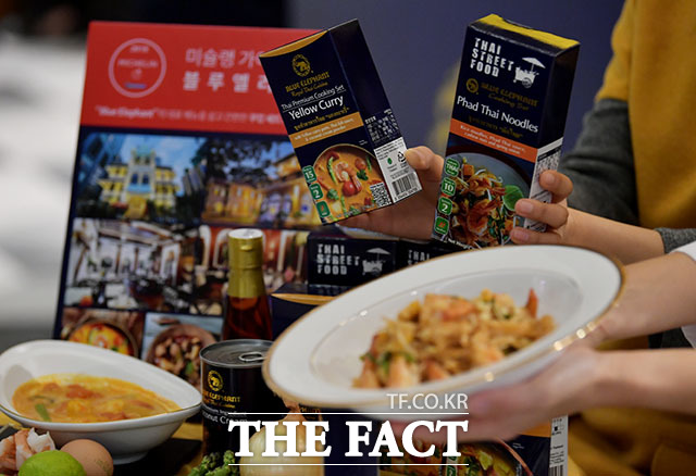 코로나19로 개학이 연기되고 재택근무를 하는 직장인이 늘어나면서 간식 밀키트 상품 매출이 늘었다. /이덕인 기자