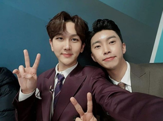 김수찬(왼쪽)이 전날 방송된 미스터트롯 준결승 무대에서 임영웅(오른쪽)과 멋진 무대를 펼쳤다. 이후 그와 함께 촬영한 사진을 공개하며 소감을 전했다. /김수찬 SNS