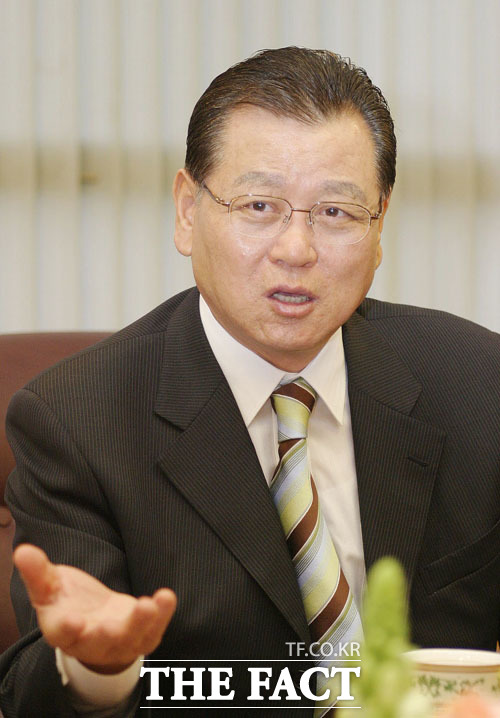 권홍사 반도건설 회장이 코로나19 확산 예방을 위해 최근 희망브리지 전국재해구호협회에 성금 2억 원을 냈다. /반도건설 제공