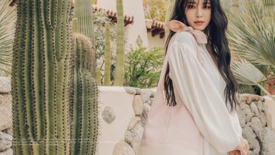 한예슬은 글로벌 패션 브랜드 파인드카푸어와 함께한 2020 S/S 캠페인 사진을 공개하며 남다른 모델 포스를 뽐냈다. /파인드카푸어