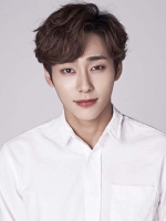  유니크 성주 입대…'빛처럼 용기 준 유니콘, 사랑해'