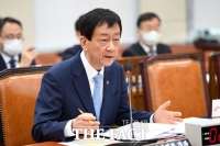 [TF포토] 예산 설명하는 진영