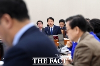 [TF포토] 장관 대신 차관 부른 보건복지위