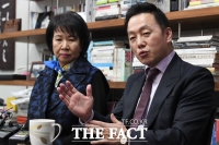 [TF포토] 기자간담회 갖는 손혜원-정봉주