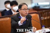 [TF포토] 박영수, '드라이브 스루 투표소 장소-관리로 도입 어려워'