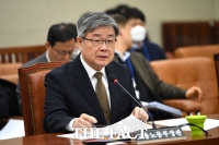 [TF포토] 질의 답변하는 이재갑