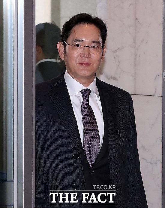 이재용 삼성전자 부회장은 12일 신종 코로나바이러스 감염증(코로나19)으로 어려움을 겪고 있는 임직원들에게 모두가 힘을 모으면 반드시 이겨낼 수 있다고 격려했다. /더팩트 DB