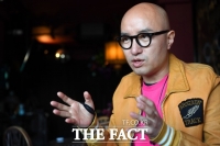  홍석천 '식당 휴업, 눈물 나'…'서민 생각 좀' vs '힘내세요'