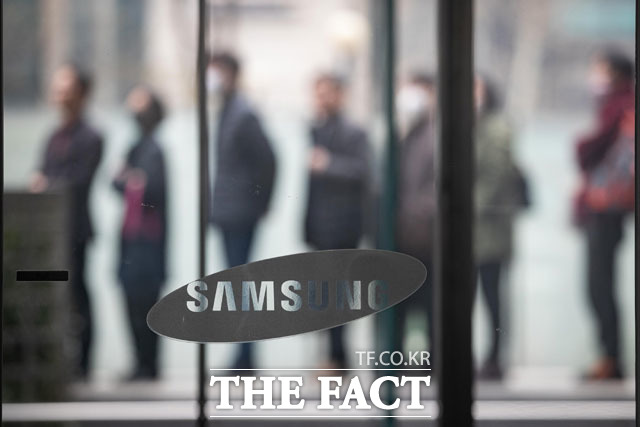 삼성전자는 주총장 내 코로나19 감염 확산을 방지하기 위해 만반의 준비를 하고 있다. /이선화 기자