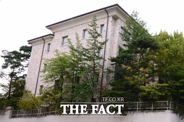 올해 전국에서 가장 비싼 집은 서울 서초동 소재 트라움하우스 5차인 것으로 나타났다. /더팩트 DB