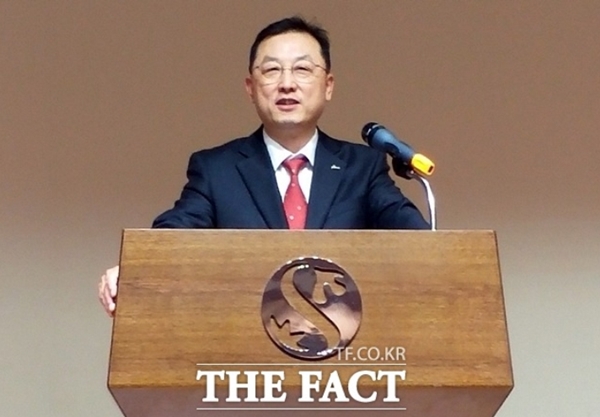 김병철 신한금융투자 사장이 20일 열린 이사회에서 사의를 표명했다. /더팩트 DB