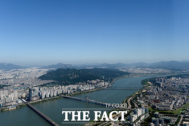 일요일인 22일은 전국이 대체로 맑고 포근한 날씨를 보이겠다./임세준 기자