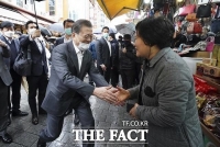  文대통령 '모두가 힘든 시간…함께 이겨내고 나아가자'