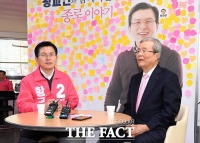 [TF포토] 대화 나누는 황교안-김종인