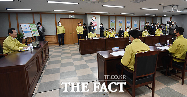 지자체와 정부가 함께 힘을 합쳐 코로나19 극복에 힘씁시다.