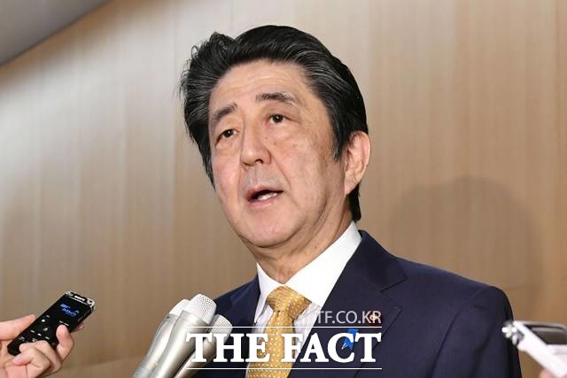 아베 신조 일본 총리는 1일 오는 3일부터 한국 전역을 입국 거부 대상 지역으로 확정했다고 밝혔다. /도쿄=AP.뉴시스