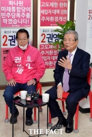 [TF포토] 권영세 후보 격려하는 김종인 위원장