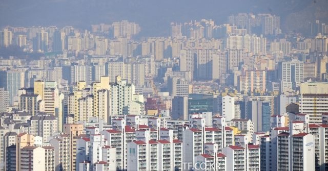 제21대 국회의원 선거가 임박하면서 각 당이 내놓은 부동산 공약에 이목이 쏠리고 있다. /더팩트 DB