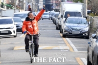 [TF사진관] '자전거 유세' 이정현, 일당백 나선다