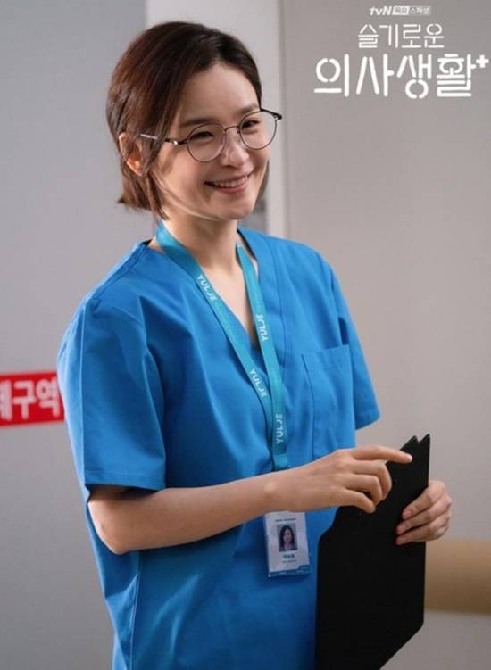 배우 전미도는 tvN 슬기로운 의사생활을 통해 처음으로 드라마 주연을 맡았다. /tvN 제공
