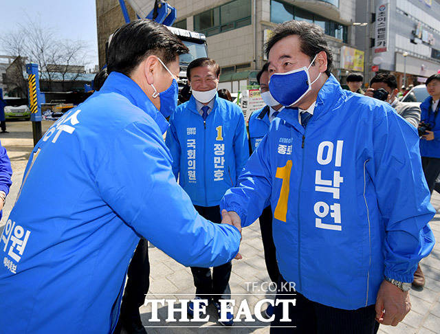 강원도 춘천까지 달려온 이낙연 위원장.