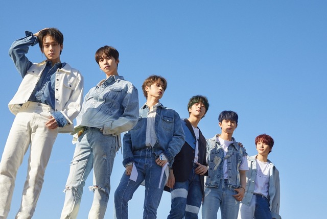 그룹 원어스가 지난달 24일 새 싱글 IN ITS TIME을 발표했다. 3부작 US 시리즈를 마친 원어스의 새로운 시작을 알리는 싱글. 타이틀곡은 쉽게 쓰여진 노래로 한 단어로만 정의할 수 없는 이별의 수많은 감정을 표현한 곡이다. /RBW 제공