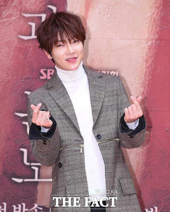 초신성 출신 가수 겸 배우 윤학이 지난 1일 코로나19 확진 판정을 받았다. 격리돼 치료를 받고 있다. 사진은 지난해 SBS 드라마 운명과 분노 제작발표회 당시 모습. /임세준 기자