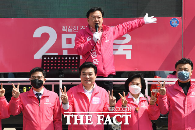 민경욱 지원 사격 나선 미래한국당