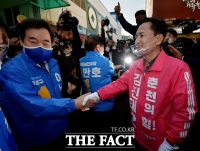 [TF포토] 이낙연-김진태, '어색한 인사'