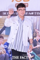  박성광·이솔이, 광복절로 결혼 연기…'코로나19 영향'